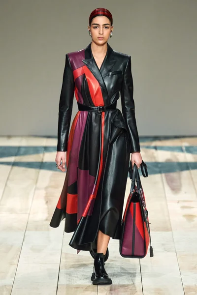 Look 14